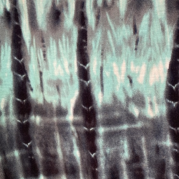 New With Tags Love Blossom Tie Dye Peekaboo Shoulder 1x - Picture 3 of 9